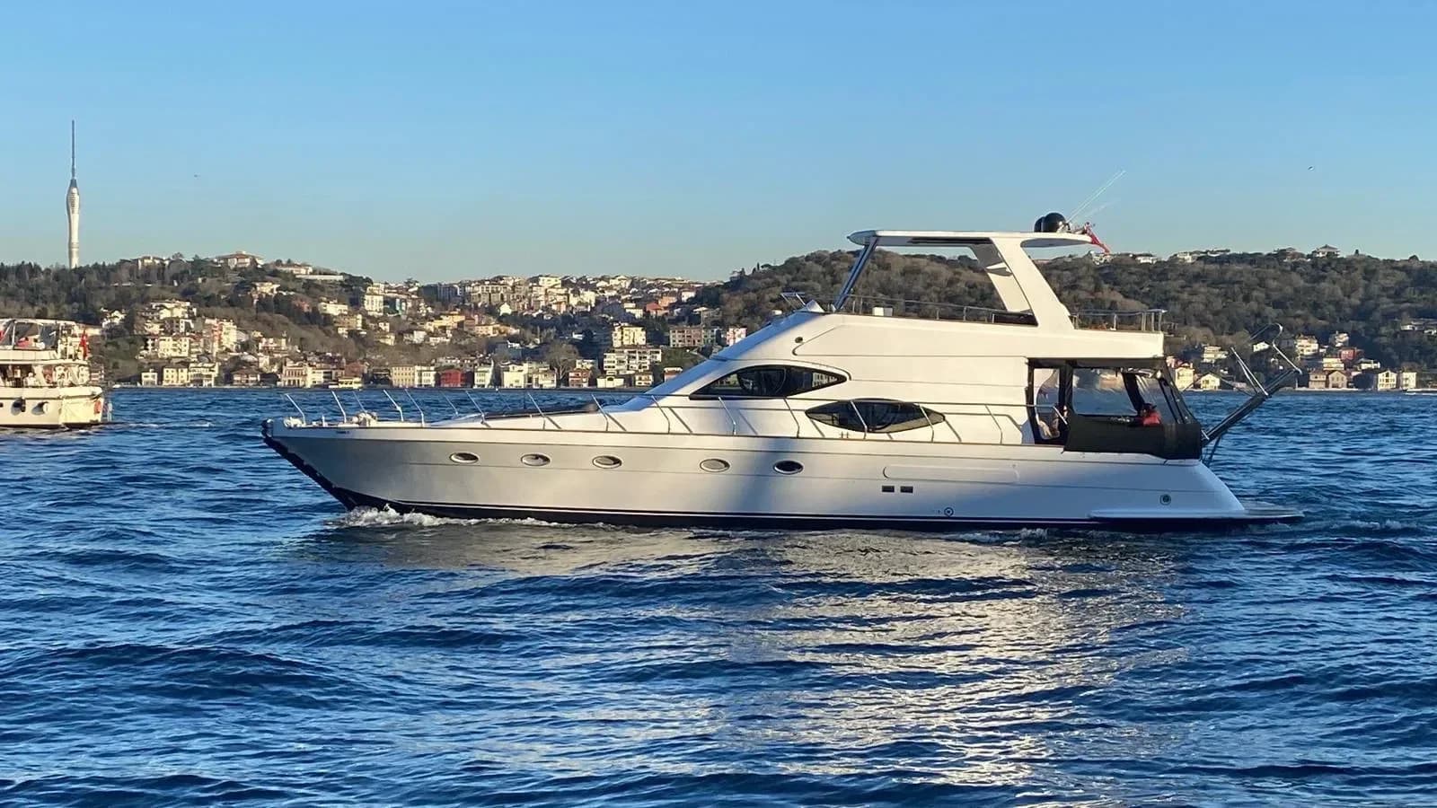 Boutique Sunset Yacht — Bosphorus charter